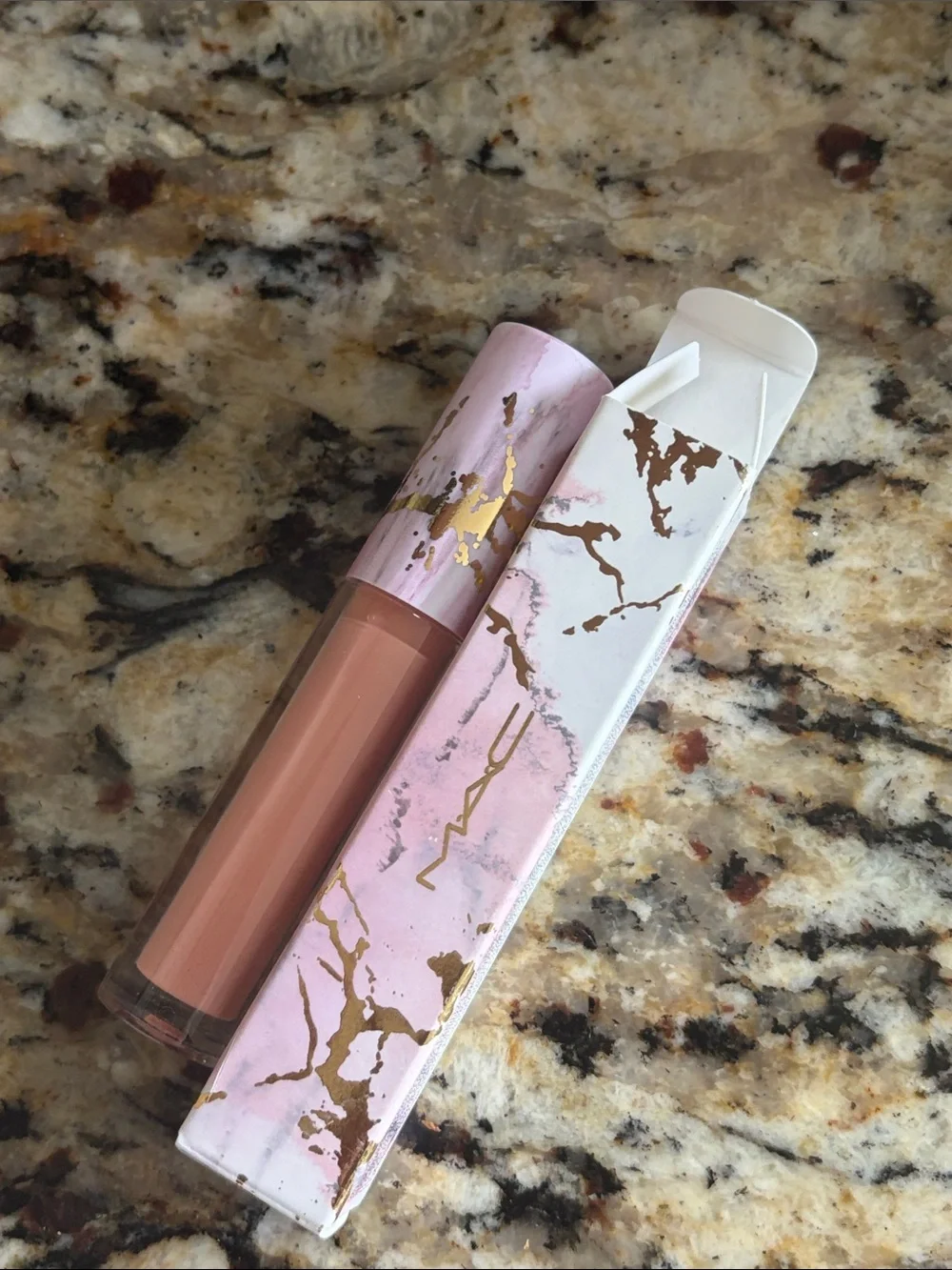 🌷🎃Mac Coral Of The Wild Lip Gloss